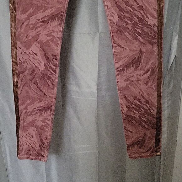 * * J BRAND DUSTY ROSE jeans Final Discount - Picture 3 of 10